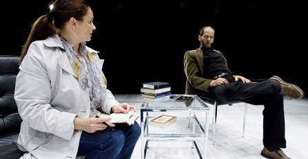 Trons hopp via cliffhangers